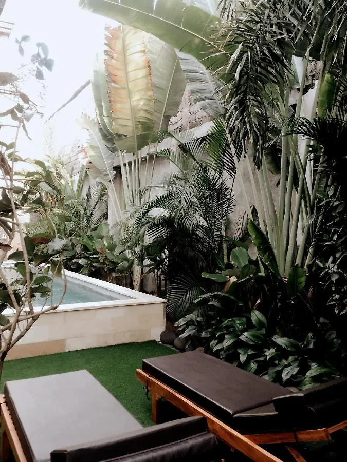 Kubu Kenak Guesthouse Seminyak Penzion